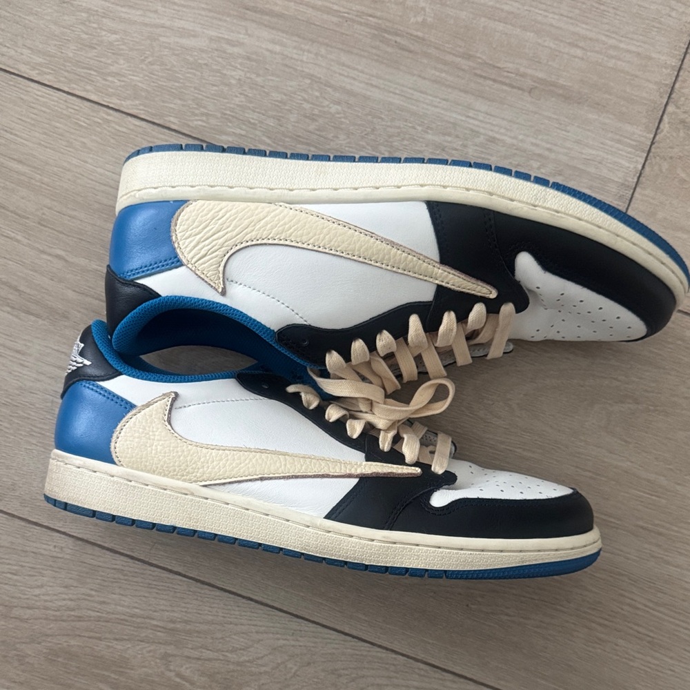 Travis Scott Jordan 1